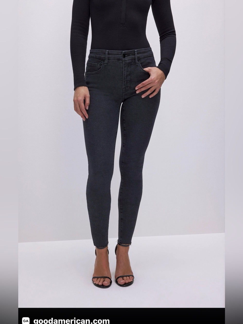 Good American - Good Legs Skinny Jeans in faded black